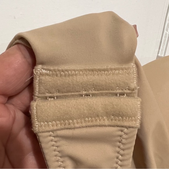 Low back, low front body suit - Picture 8 of 8